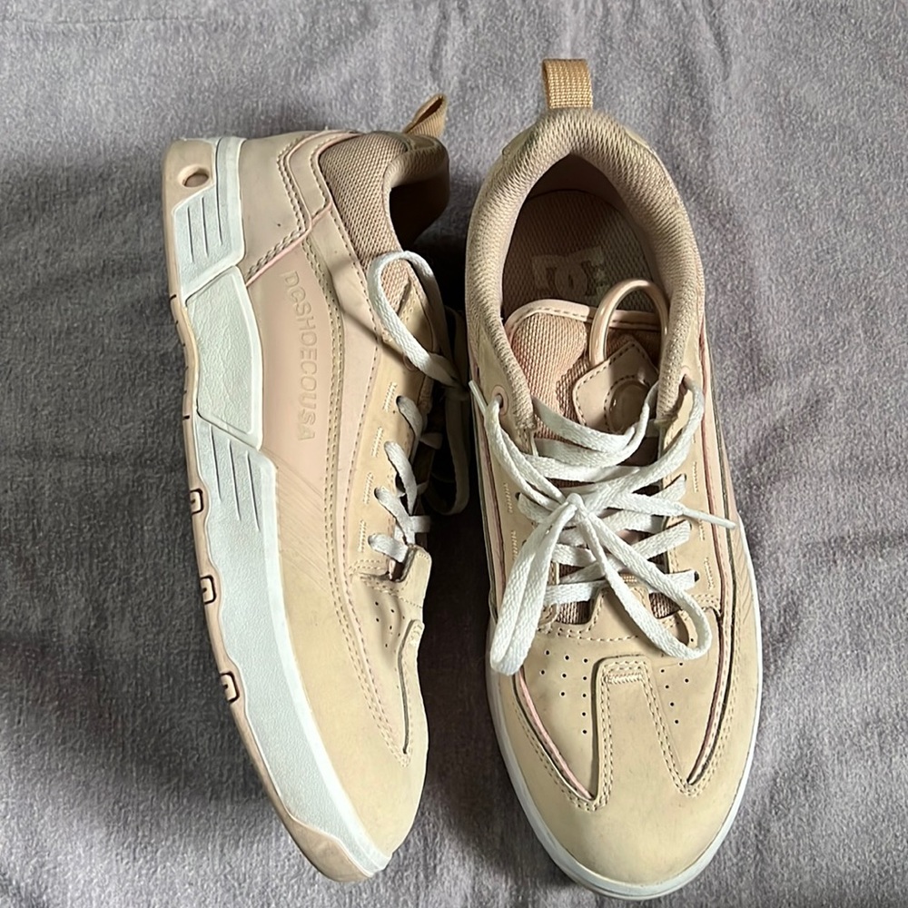 ⚡️2for$40 Used baby pink DC legacy slim skate shoes womens 9.5